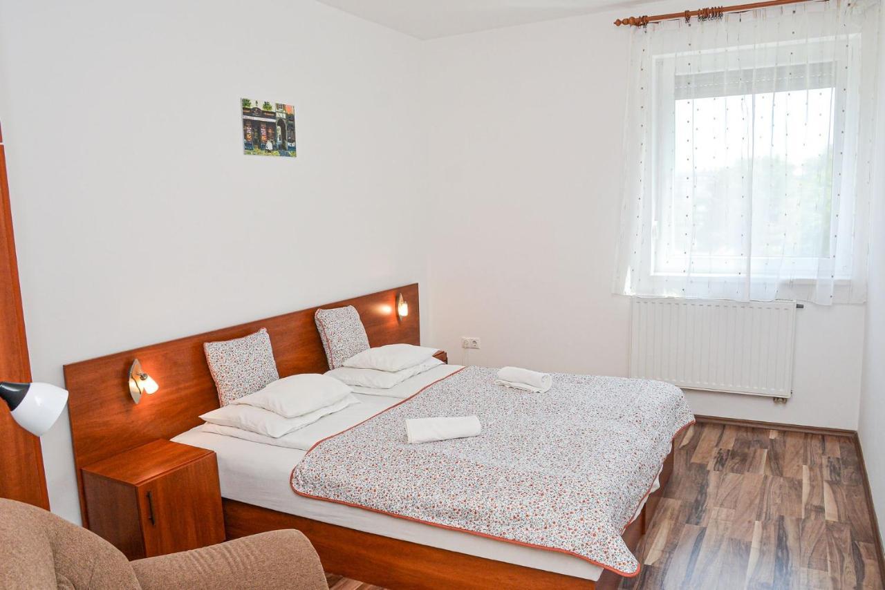 Apartman Ottó Hajdúszoboszló Exteriör bild